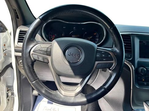 Used 2021 Jeep Grand Cherokee Laredo AWD/4WD image 13