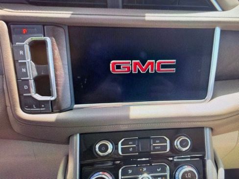 Used 2022 GMC Yukon Denali AWD/4WD image 10