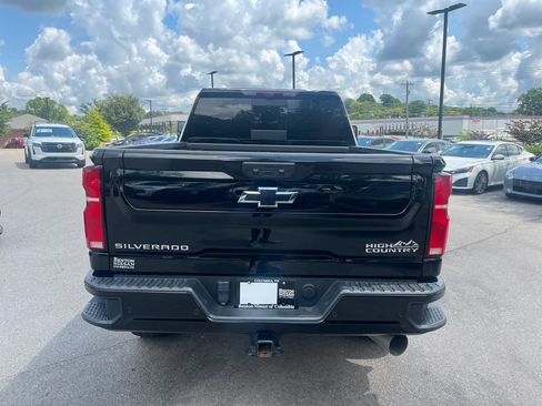 Used 2024 Chevrolet Silverado 2500 High Country w/ High Country Premium Package AWD/4WD image 5