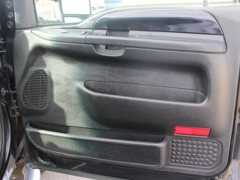 Used 2004 Ford F250 XL image 46