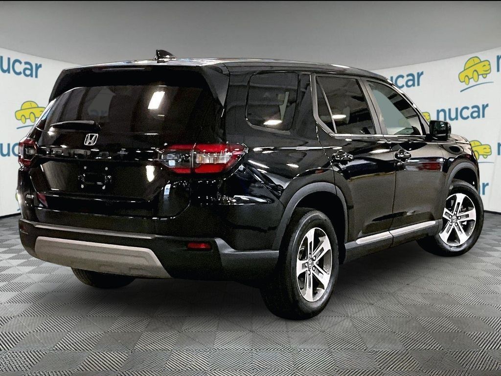 Used 2025 Honda Pilot EX-L image 6