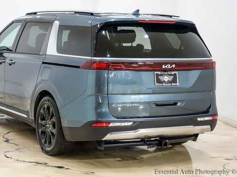Used 2022 Kia Carnival SX Prestige image 9
