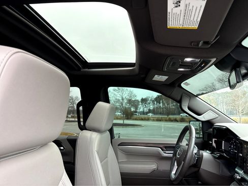 Used 2024 GMC Sierra 1500 SLT w/ SLT Premium Plus Package image 8