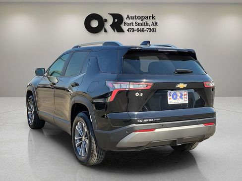 Used 2025 Chevrolet Equinox LT w/ Convenience Package II image 4