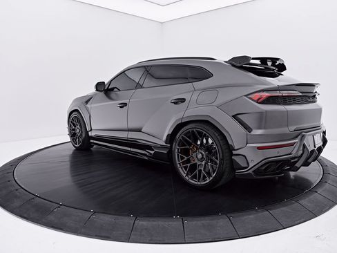 Used 2025 Lamborghini Urus Performante AWD/4WD image 12