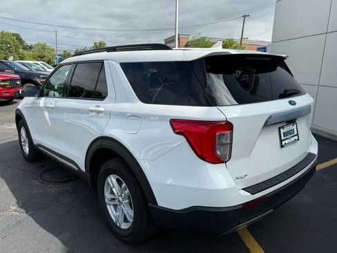 Used 2022 Ford Explorer XLT w/ Equipment Group 202A image 5