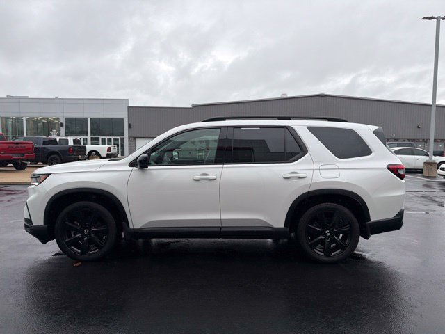Used 2025 Honda Pilot Black Edition image 4