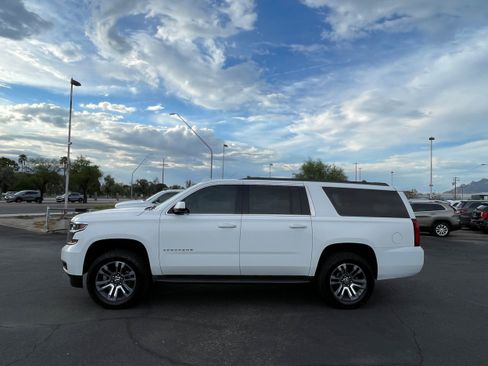 Used 2015 Chevrolet Suburban LS w/ Max Trailering Package RWD image 2