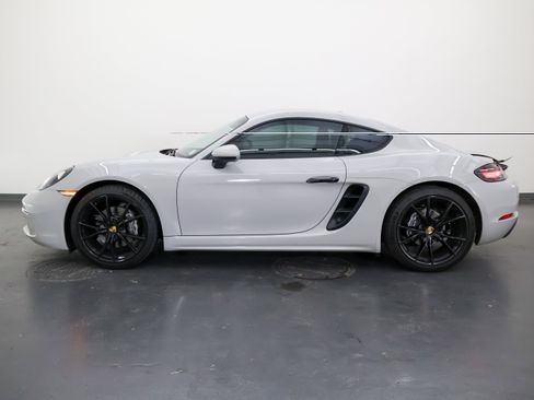Used 2019 Porsche 718 Cayman RWD image 6