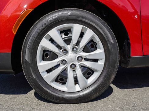 Used 2023 Kia Soul LX image 7