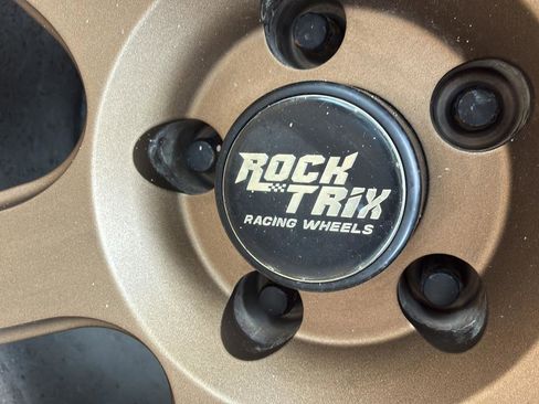 Used 2016 Jeep Wrangler Sport image 14