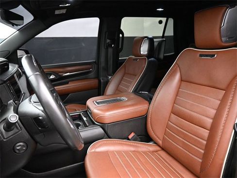 Used 2023 GMC Yukon Denali Ultimate image 13