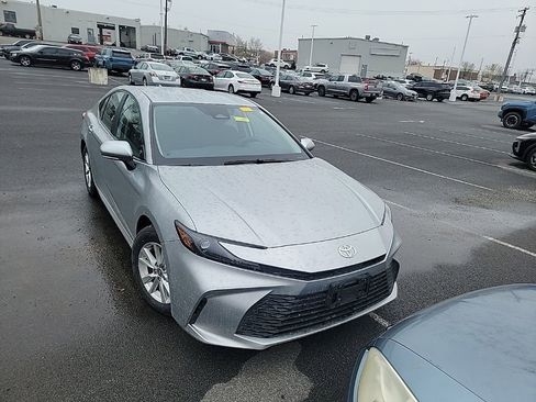 Used 2025 Toyota Camry LE image 13