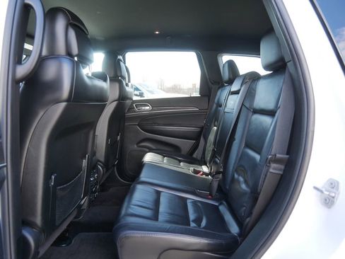 Used 2018 Jeep Grand Cherokee Limited image 18