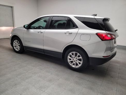 Used 2021 Chevrolet Equinox LS w/ LS Convenience Package image 3