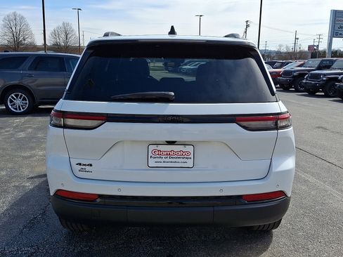 Certified 2023 Jeep Grand Cherokee Altitude image 7