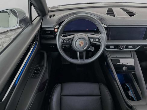 Certified 2025 Porsche Macan Electric image 23