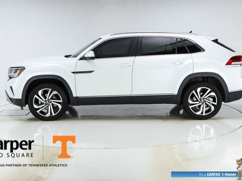 Used 2023 Volkswagen Atlas Cross Sport SEL AWD/4WD image 2