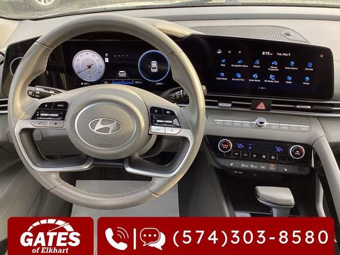 Used 2025 Hyundai Elantra SEL FWD image 14