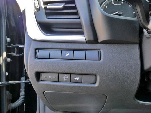 Used 2023 Nissan Rogue SV w/ SV Premium B Package image 25