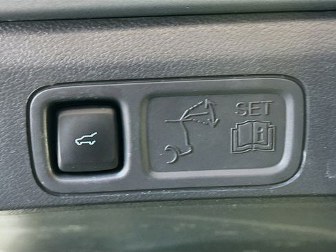 Used 2024 Ford Expedition Max XLT image 32