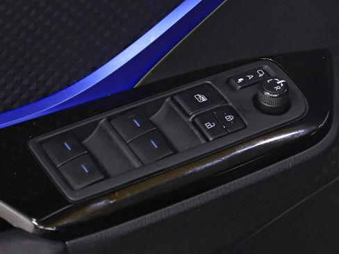 Used 2021 Toyota C-HR XLE image 21