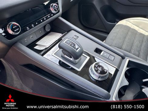 New 2025 Mitsubishi Outlander 4WD Plug-In Hybrid image 19