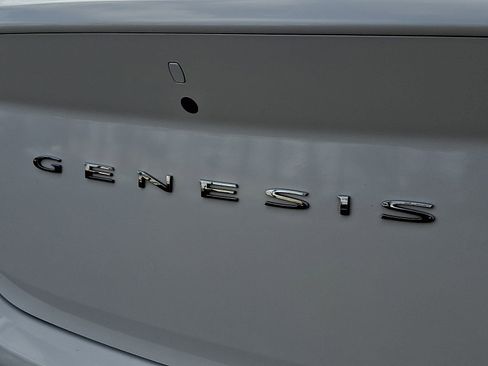 Used 2023 Genesis G70 2.0T image 29