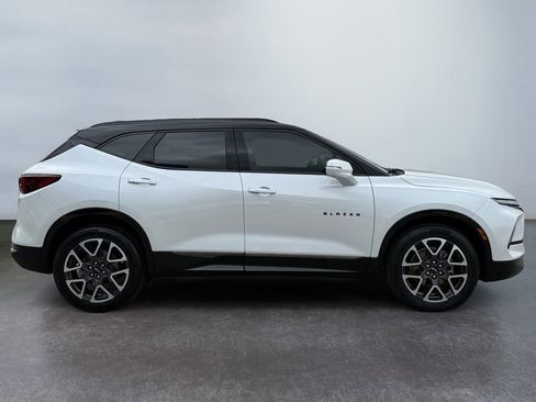 Used 2023 Chevrolet Blazer RS w/ Driver Confidence II Package FWD image 2
