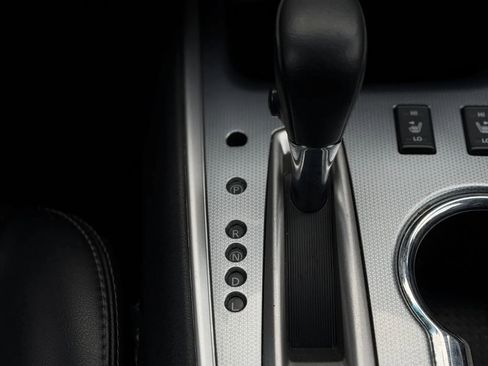 Used 2017 Nissan Pathfinder SL image 36