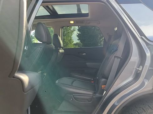 Used 2022 Nissan Pathfinder SL w/ SL Premium Package AWD/4WD image 23
