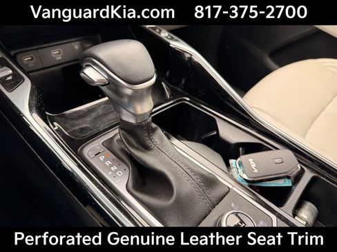 Certified 2023 Kia Sorento SX image 24