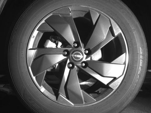 Used 2025 Nissan Rogue SV FWD image 12