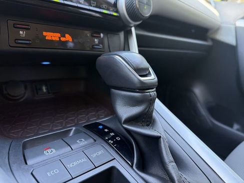 Used 2019 Toyota RAV4 Limited w/ Cold Weather Package FWD image 20