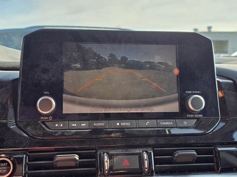 Used 2022 Nissan Pathfinder SV FWD image 19