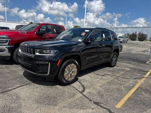 Used 2026 Jeep Grand Cherokee Limited AWD/4WD image 1