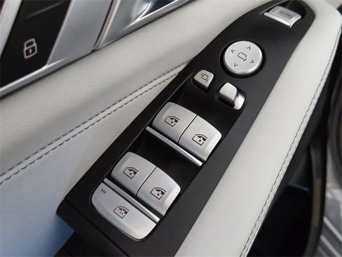 Used 2025 BMW X7 xDrive40i w/ Climate Comfort Package image 20