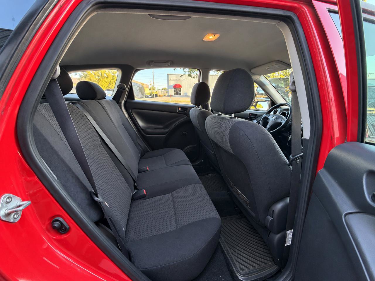 Used 2006 Toyota Matrix w/ PWR Pkg FWD image 3