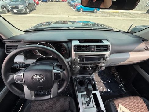 Used 2011 Toyota 4Runner SR5 w/ Convenience Pkg AWD/4WD image 2