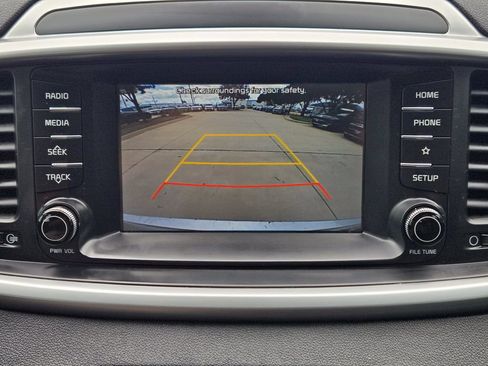 Used 2019 Kia Sorento L FWD image 7