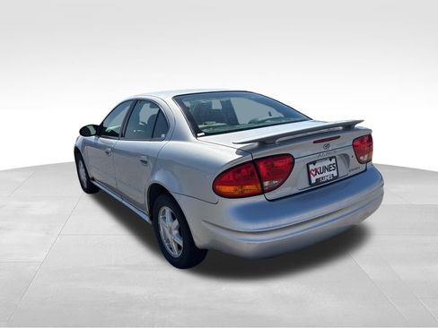 Used 2003 Oldsmobile Alero GL FWD image 6
