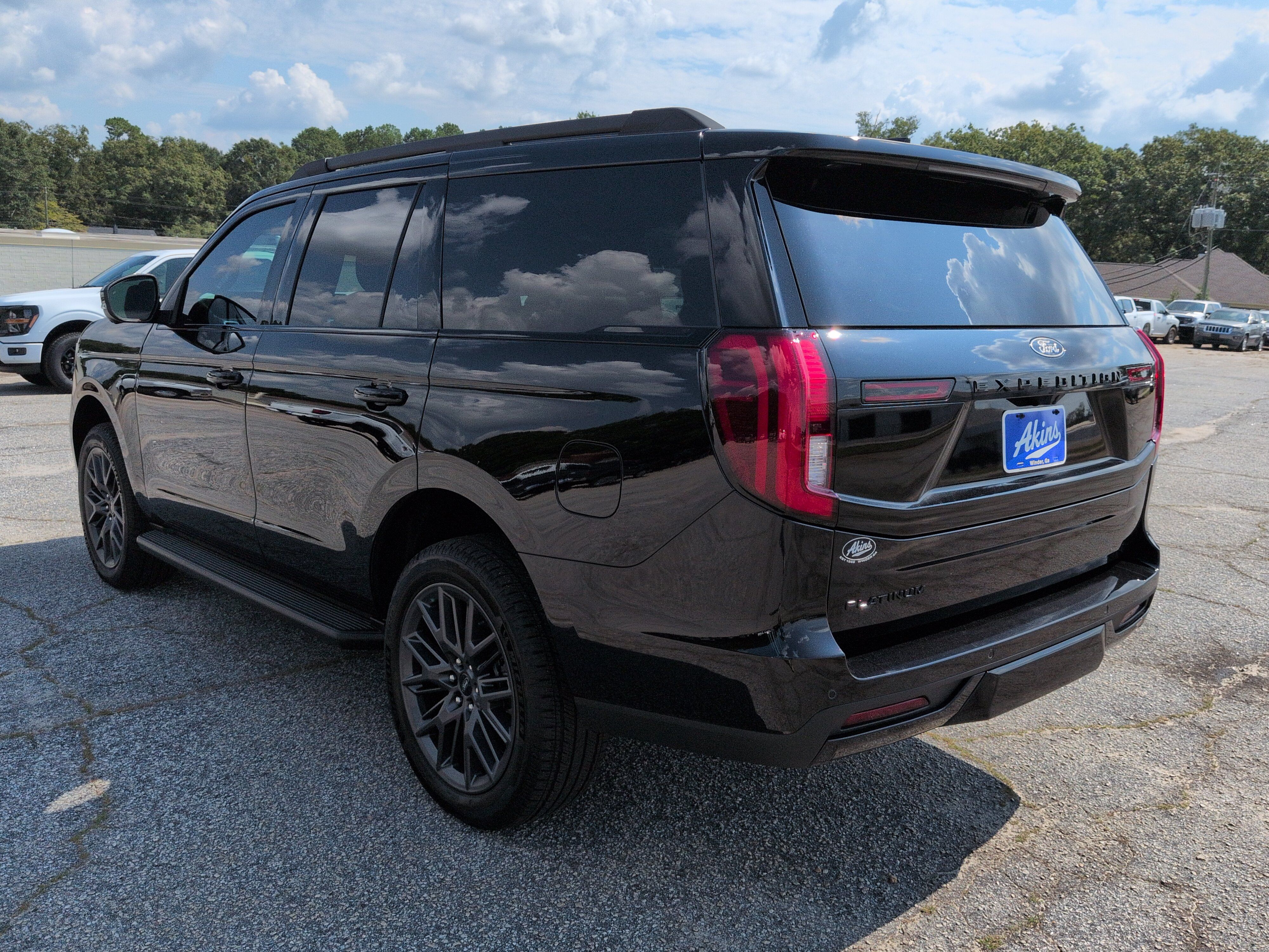 Certified 2026 Ford Expedition Platinum w/ Stealth Appearance Package AWD/4WD image 5
