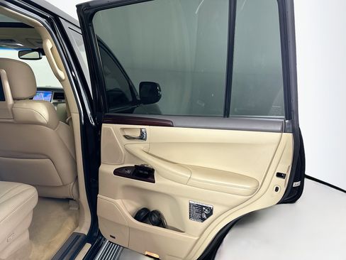 Used 2013 Lexus LX 570 4WD image 33