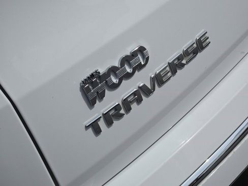 Certified 2023 Chevrolet Traverse Premier FWD image 12
