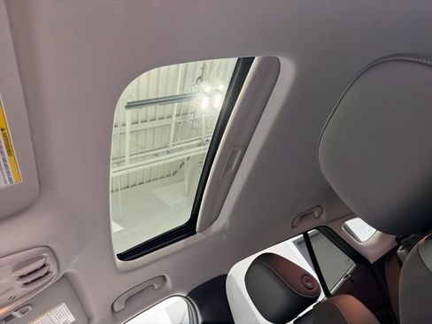 New 2026 Chevrolet Trax LT w/ Sunroof Package image 15