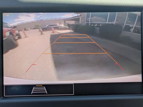Used 2022 Chevrolet Equinox LS AWD/4WD image 17