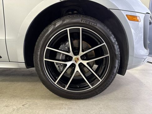 Certified 2024 Porsche Macan AWD/4WD image 15