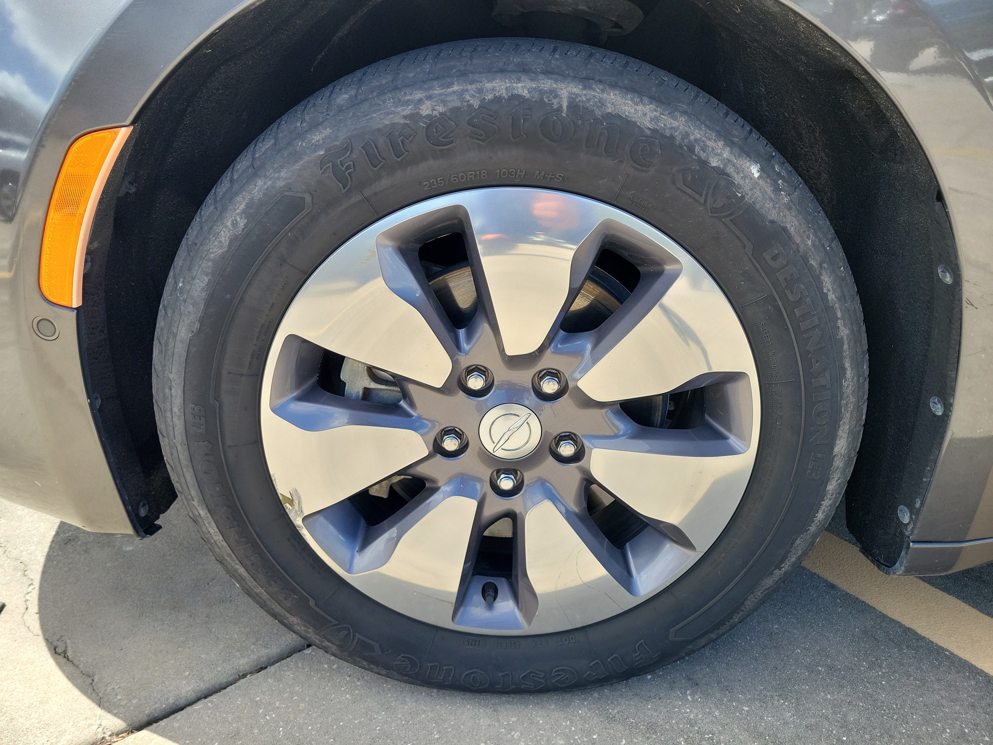 Used 2018 Chrysler Pacifica Limited w/ Advanced Safetytec Group FWD image 10