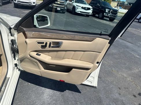 Used 2010 Mercedes-Benz E 350 Sedan image 32