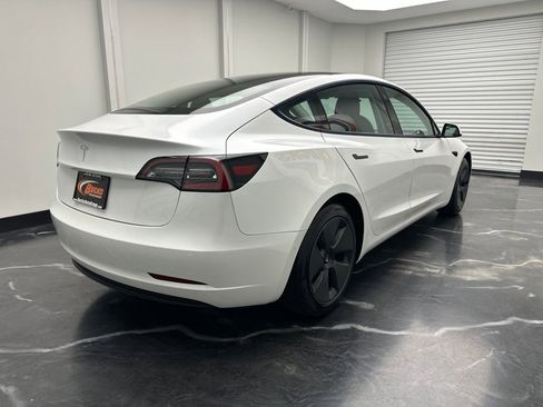 Used 2021 Tesla Model 3 Standard Range Plus RWD image 3